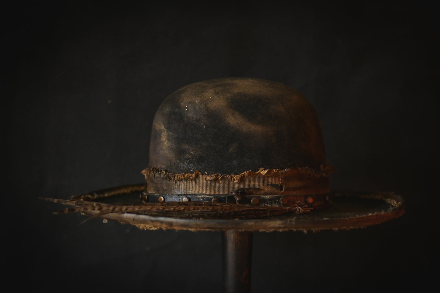 Badlands- heavy distressed western outlaw hat
