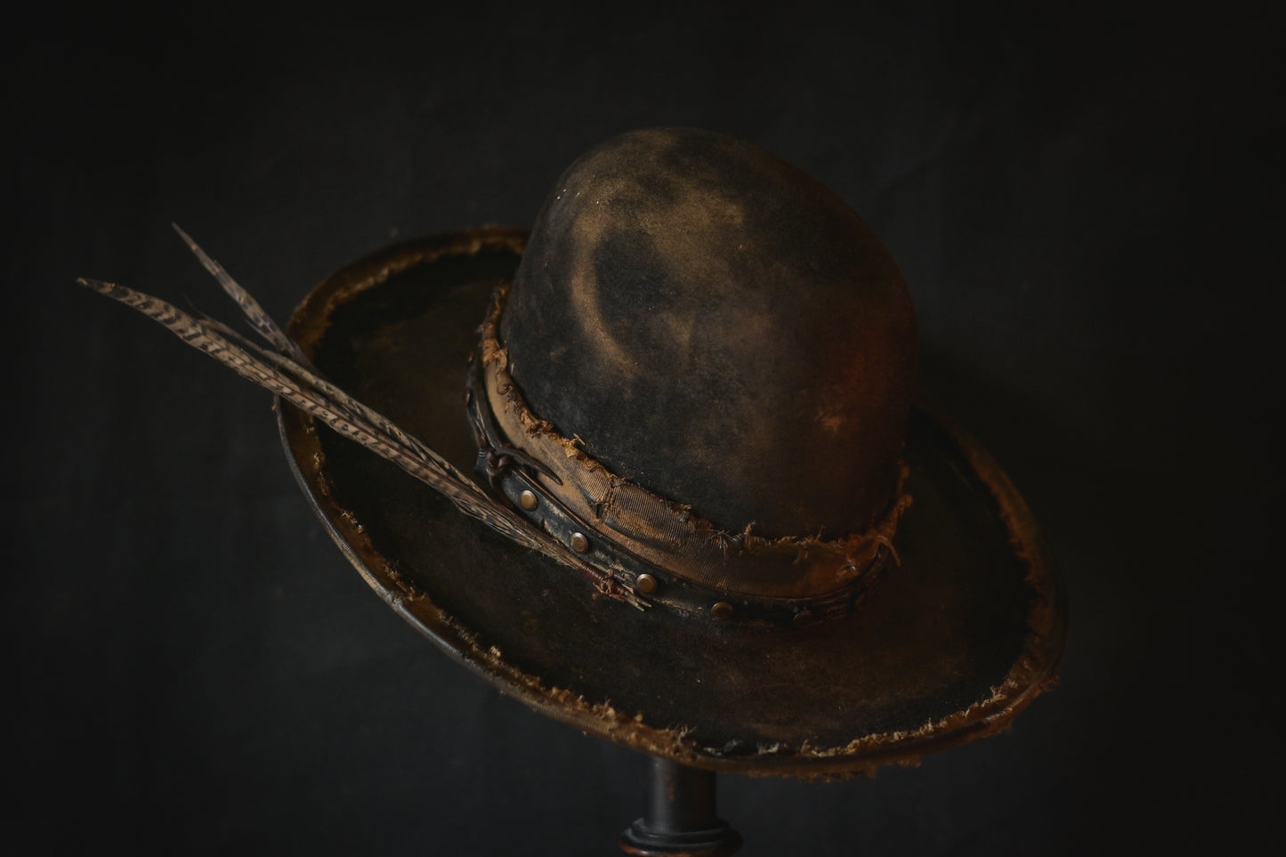 Badlands- heavy distressed western outlaw hat