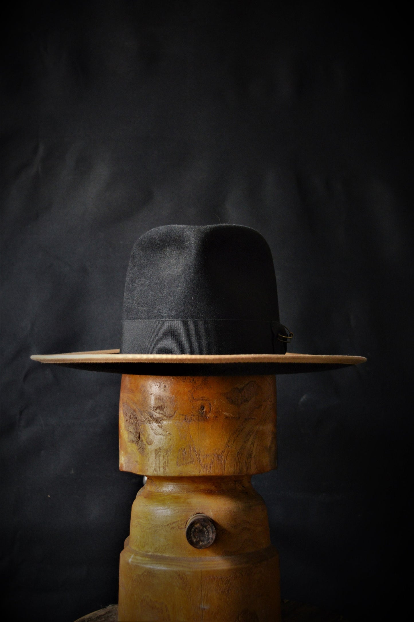 Broadway fedora - Wide brimmed fedora in black rabbit fur felt, handmade to order