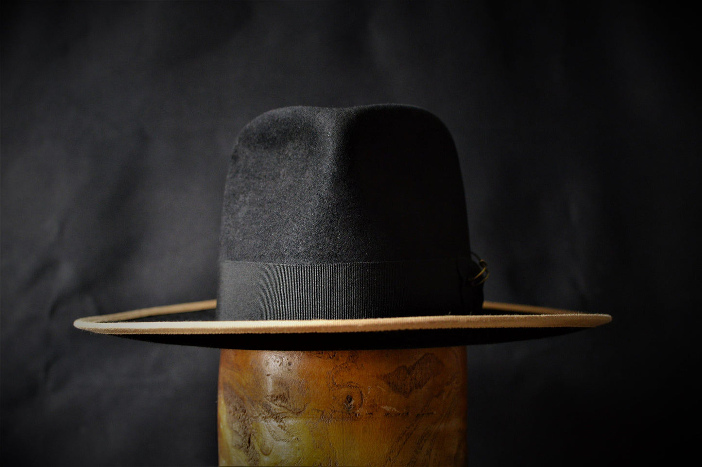Broadway fedora - Wide brimmed fedora in black rabbit fur felt, handmade to order