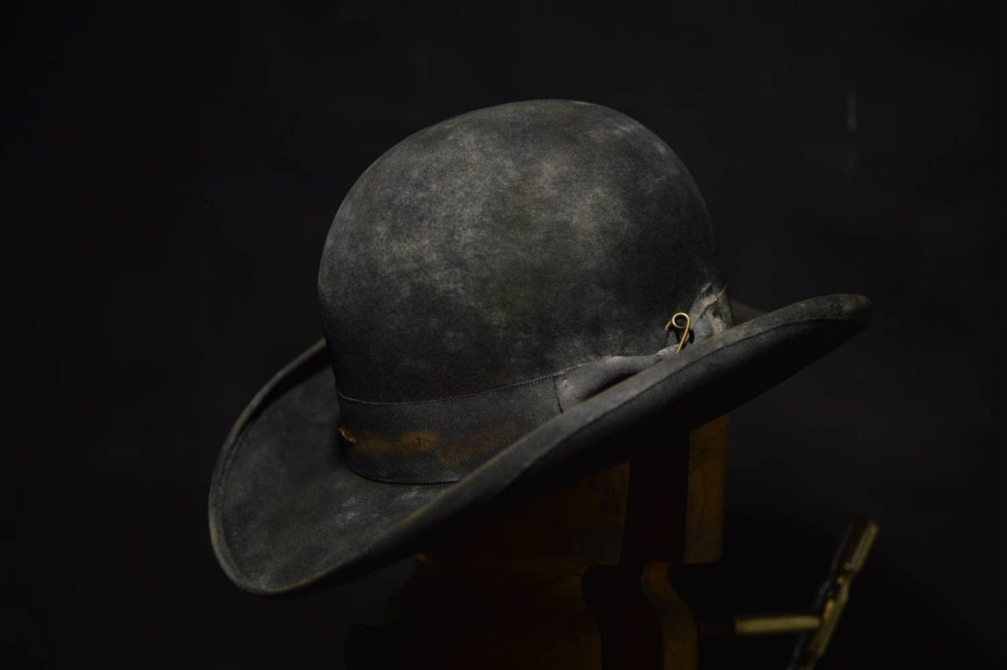 Western Derby hat (distressed)
